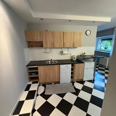 Apartman Hutnicza 54 *